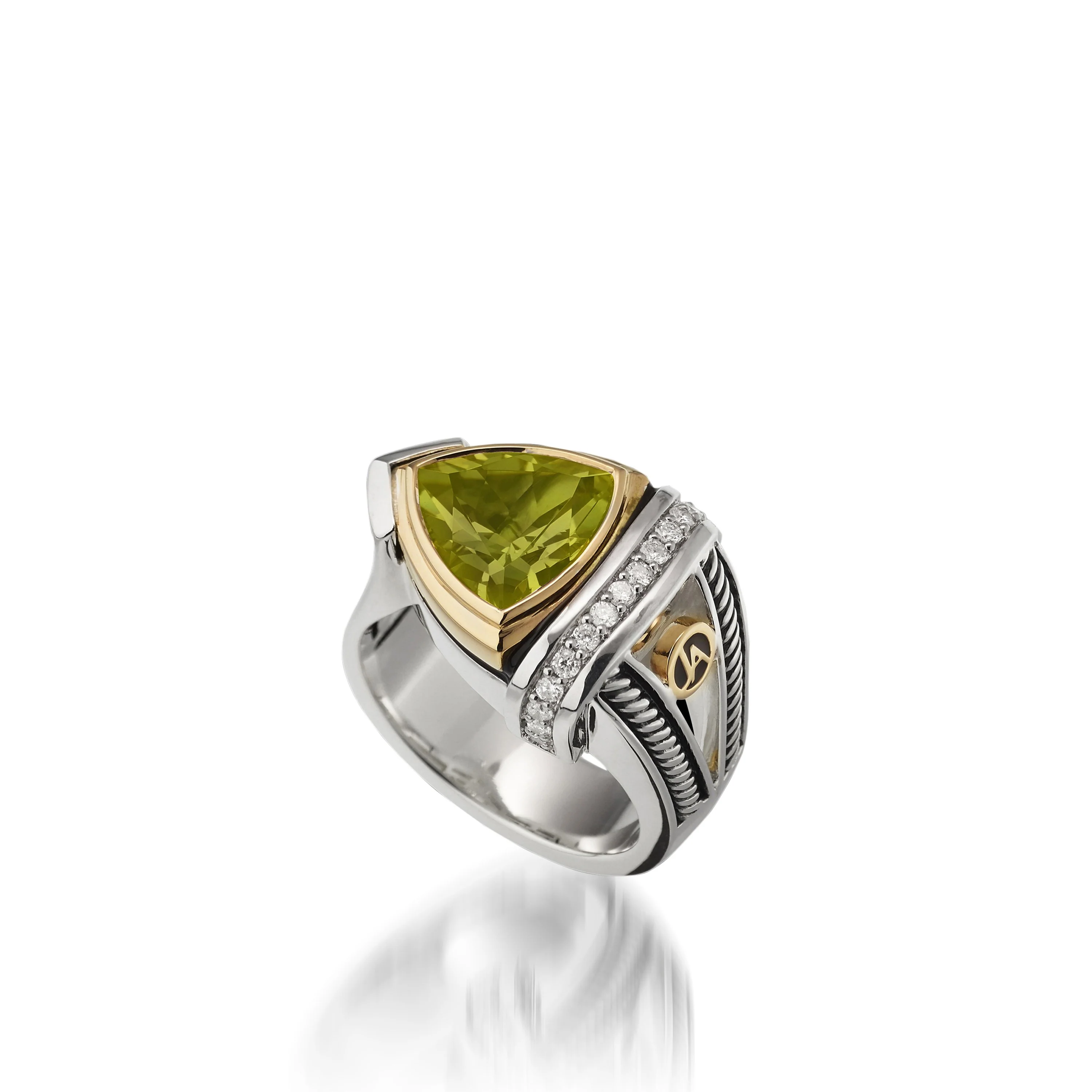Arrivo Trillion Ring with Pave Diamonds - Image 8